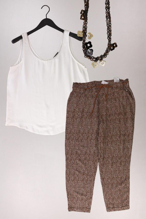 Second Hand Outfit Größe L mit Esprit Regular Bluse in Gr. 42 und Halskette Schn?ppchen