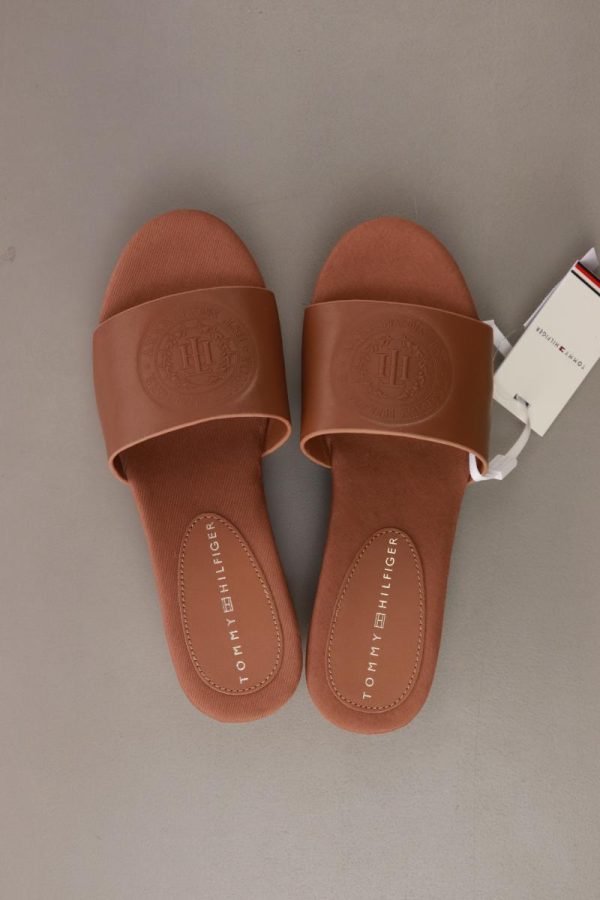 Tommy Hilfiger Pantoletten Feminine Mid Heel Clog Sandal Cognac Gr. 36 braun Schn?ppchen – Bild 3