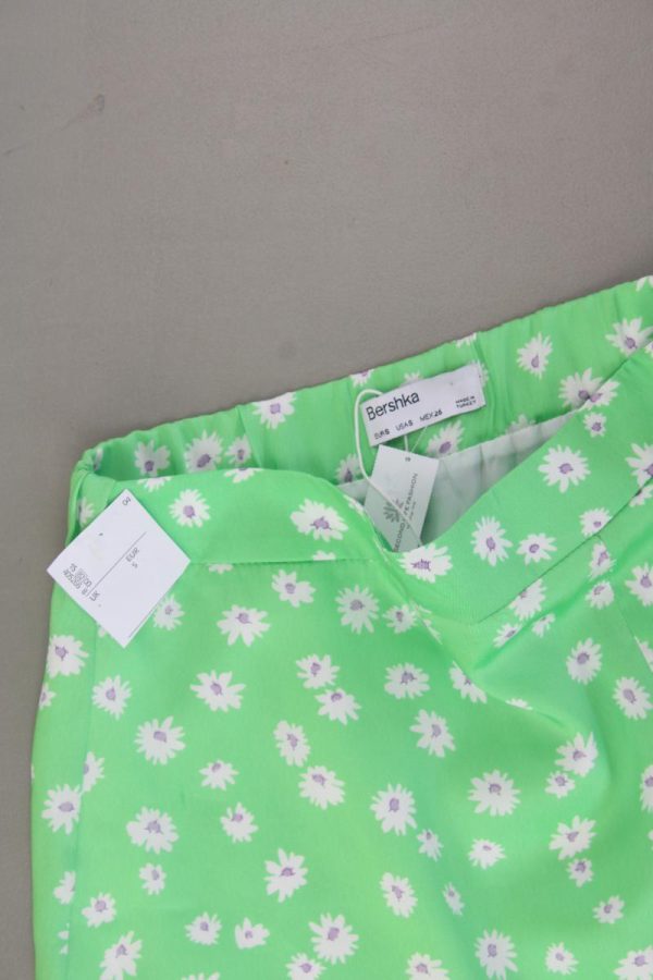 Bershka Kurzer Rock Gr. S mit Blumenmuster neu mit Etikett grün aus Polyester Rabatt – Bild 2